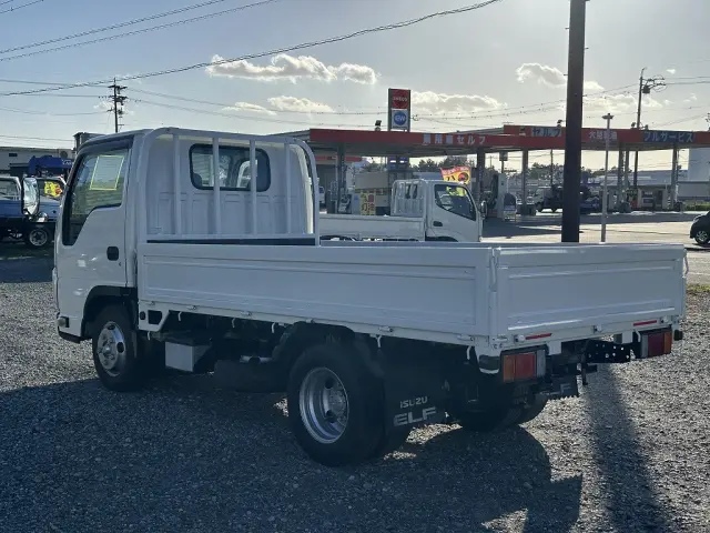 創業以来多くのトラックなどの業務用車両や乗用車の車検・点検・整備・板金・塗装を行ってます！！創業３０年以上の実績と、経験豊富なスタッフが対応いたします。|いすゞ エルフ TPG-NJR85A(2WD)の写真9