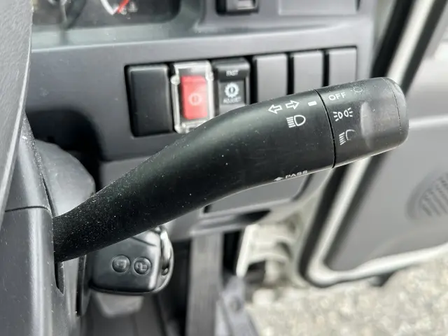 いすゞ エルフ TPG-NJR85A(2WD)の写真40