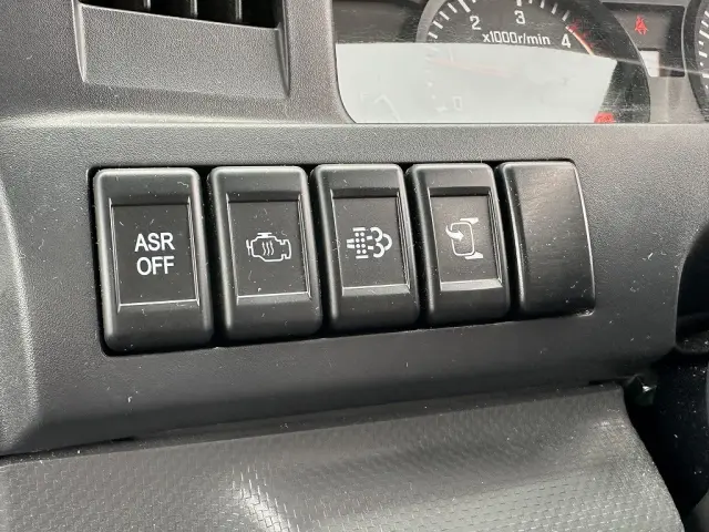 いすゞ エルフ TPG-NJR85A(2WD)の写真42