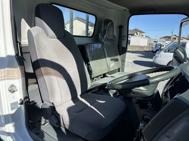 いすゞ エルフ TKG-NNR85AR(2WD)の写真3