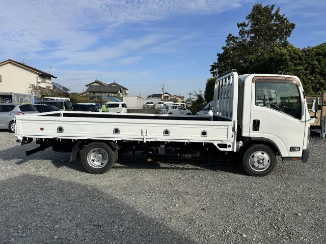 いすゞ エルフ TKG-NNR85AR(2WD)の写真6