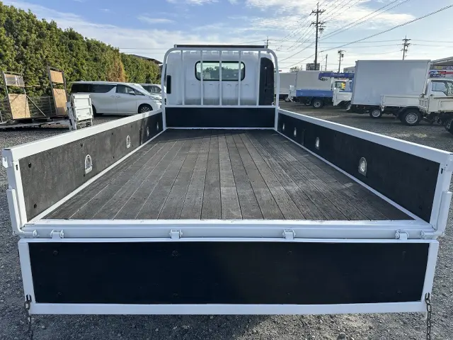 いすゞ エルフ TKG-NNR85AR(2WD)の写真10