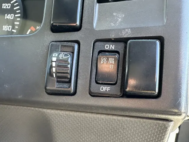 いすゞ エルフ TKG-NNR85AR(2WD)の写真40