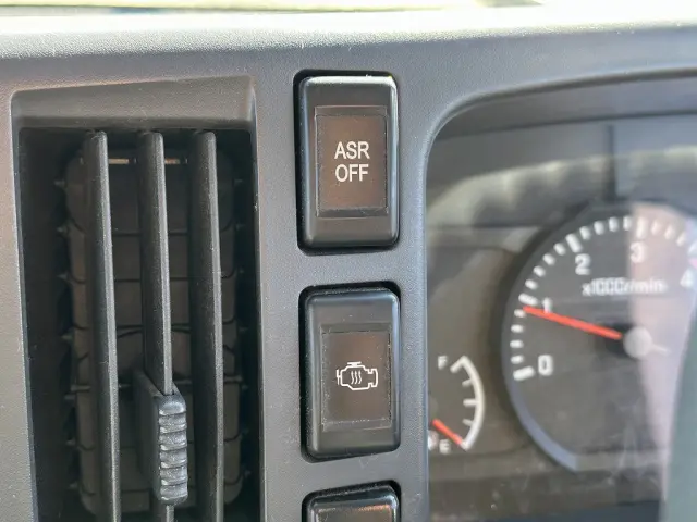 いすゞ エルフ TKG-NNR85AR(2WD)の写真41