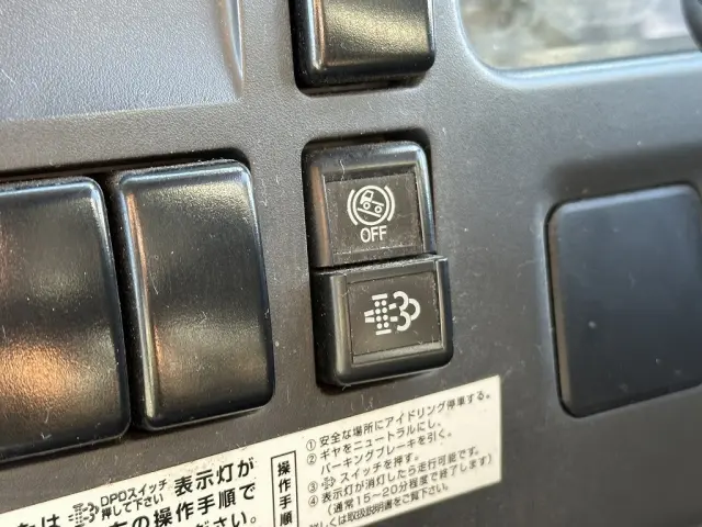 いすゞ エルフ TKG-NNR85AR(2WD)の写真42