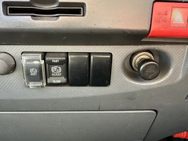 いすゞ エルフ TKG-NNR85AR(2WD)の写真45