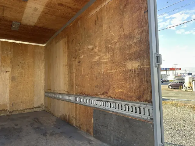 いすゞ エルフ TKG-NLR85N(2WD)の写真12