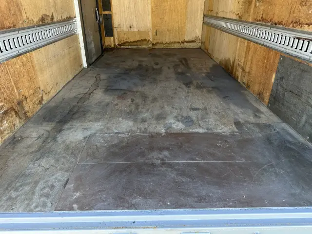 いすゞ エルフ TKG-NLR85N(2WD)の写真15