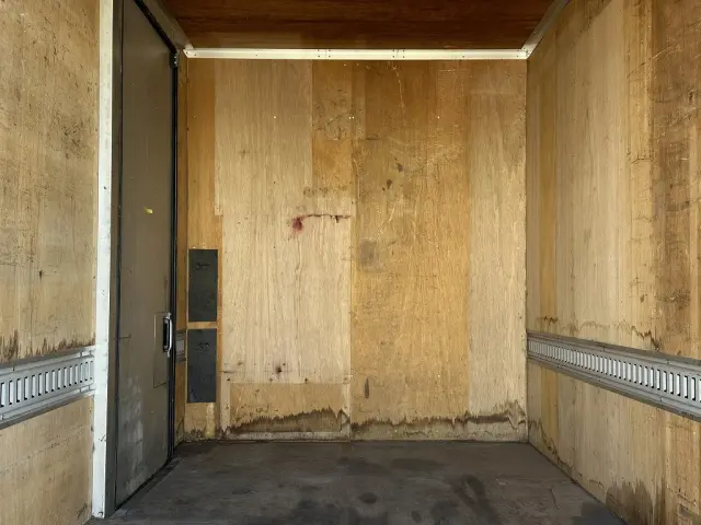 いすゞ エルフ TKG-NLR85N(2WD)の写真16