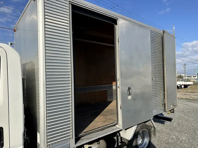 いすゞ エルフ TKG-NLR85N(2WD)の写真18