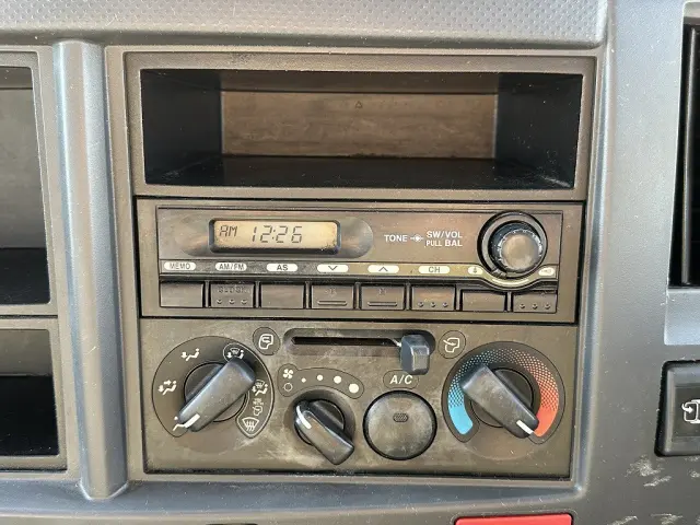 いすゞ エルフ TKG-NLR85N(2WD)の写真44