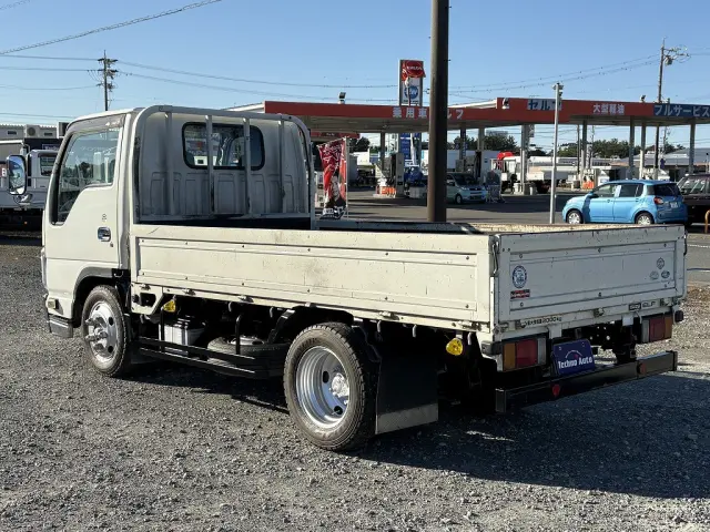 いすゞ エルフ SKG-NKR85A(2WD)の写真9