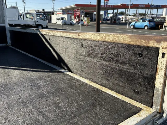 いすゞ エルフ SKG-NKR85A(2WD)の写真11