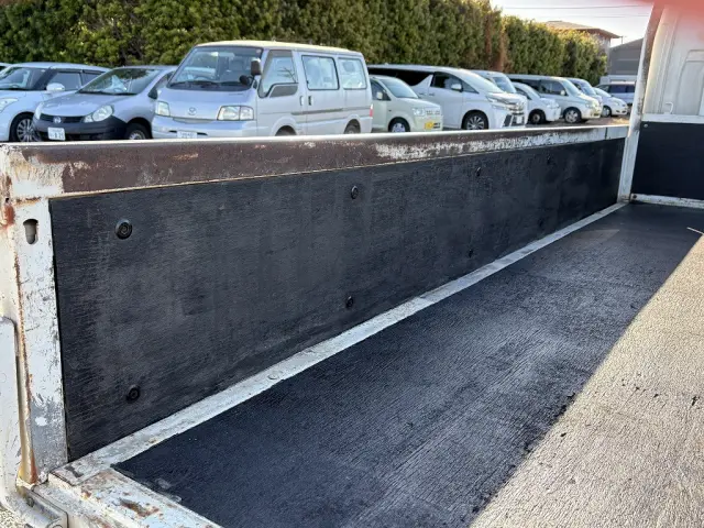 いすゞ エルフ SKG-NKR85A(2WD)の写真12