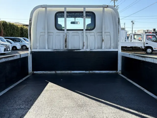 いすゞ エルフ SKG-NKR85A(2WD)の写真13