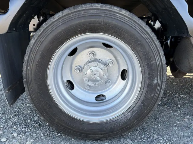 いすゞ エルフ SKG-NKR85A(2WD)の写真15