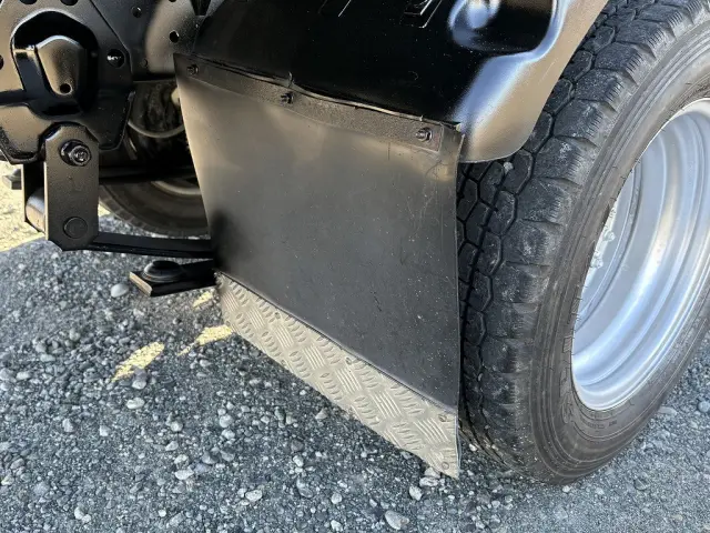 いすゞ エルフ SKG-NKR85A(2WD)の写真21