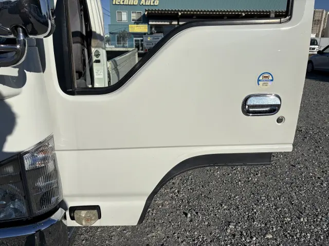 いすゞ エルフ SKG-NKR85A(2WD)の写真30