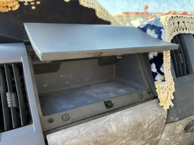 いすゞ エルフ SKG-NKR85A(2WD)の写真32