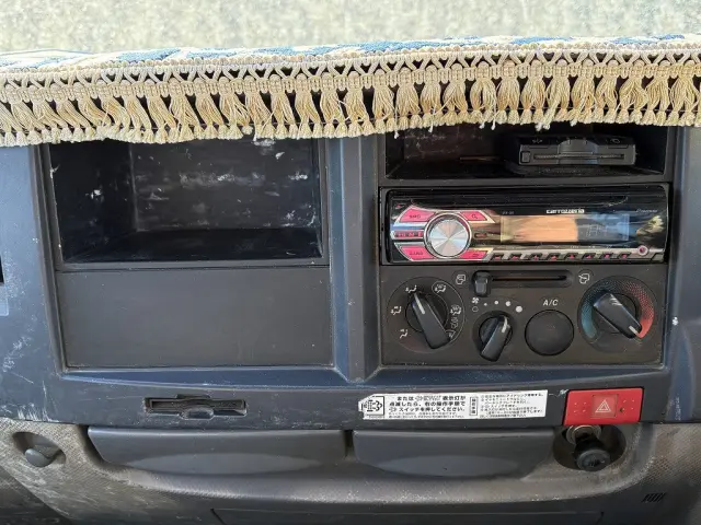 いすゞ エルフ SKG-NKR85A(2WD)の写真39