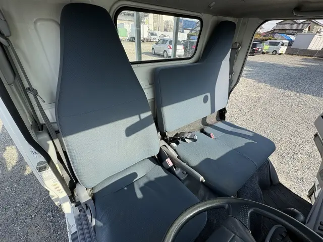 三菱 キャンター TPG-FBA00(2WD)の写真37