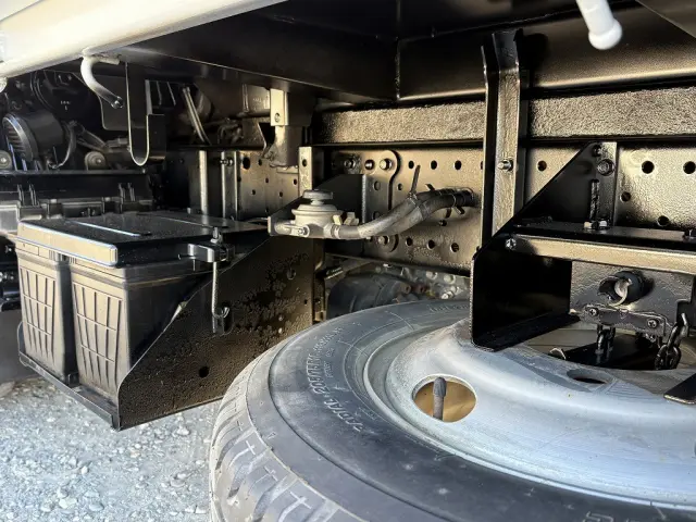 いすゞ エルフ TPG-NKR85AD(2WD)の写真24