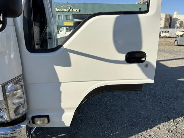 いすゞ エルフ TPG-NKR85AD(2WD)の写真37