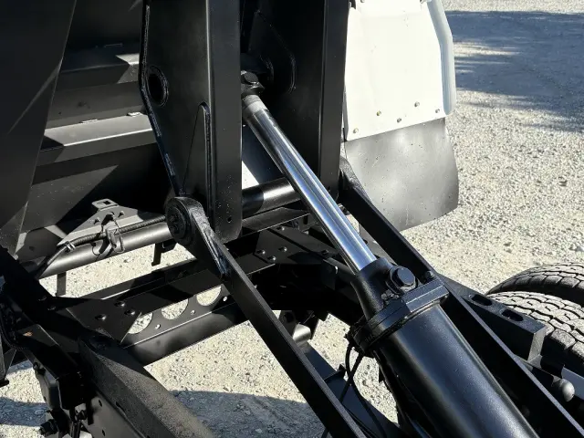 いすゞ エルフ TKG-NJR85AN(2WD)の写真30