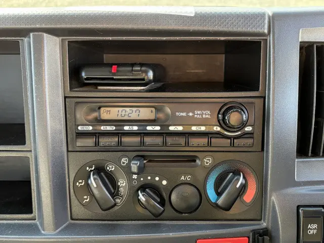 いすゞ エルフ TKG-NJR85AN(2WD)の写真46