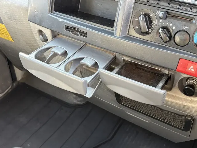 いすゞ エルフ TKG-NJR85AN(2WD)の写真48