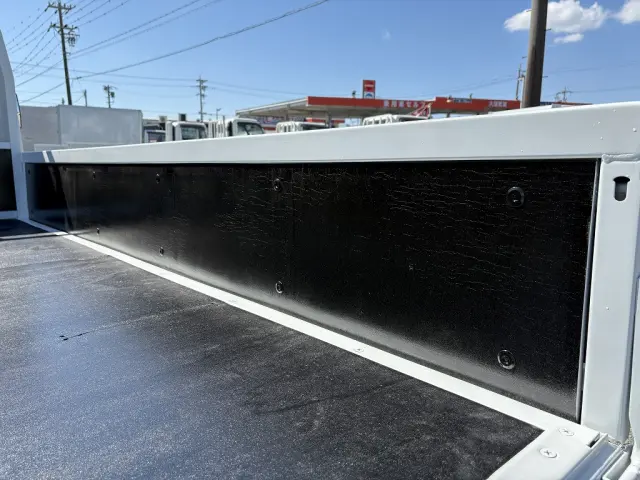 いすゞ エルフ TRG-NJR85A(2WD)の写真10