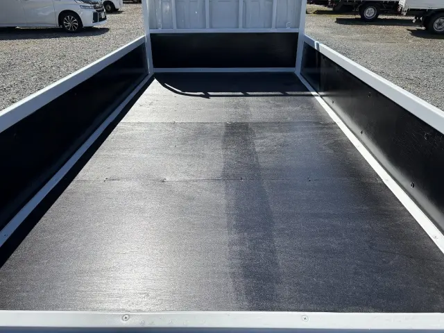 いすゞ エルフ TRG-NJR85A(2WD)の写真12