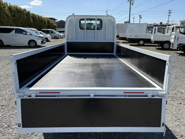 いすゞ エルフ TRG-NJR85A(2WD)の写真13