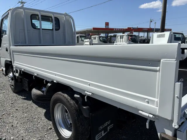 いすゞ エルフ TRG-NJR85A(2WD)の写真15