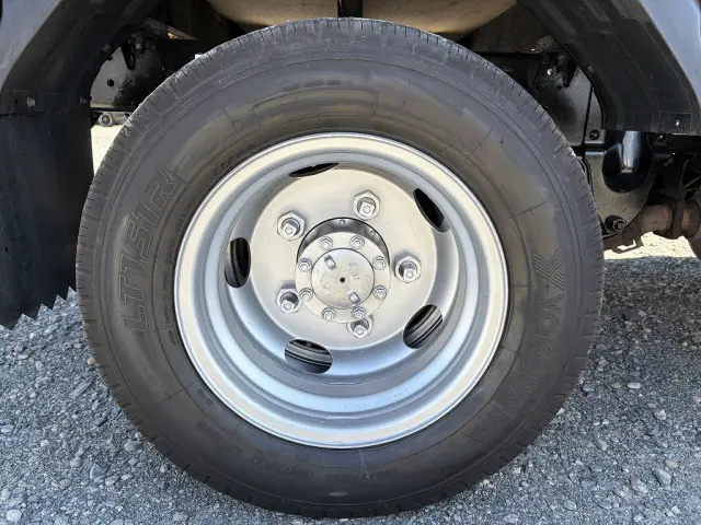 いすゞ エルフ TRG-NJR85A(2WD)の写真18