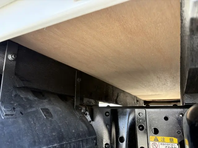 いすゞ エルフ TRG-NJR85A(2WD)の写真24