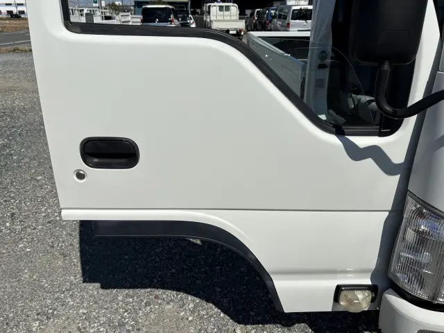 いすゞ エルフ TRG-NJR85A(2WD)の写真32