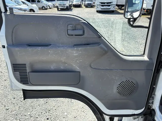 いすゞ エルフ TRG-NJR85A(2WD)の写真33