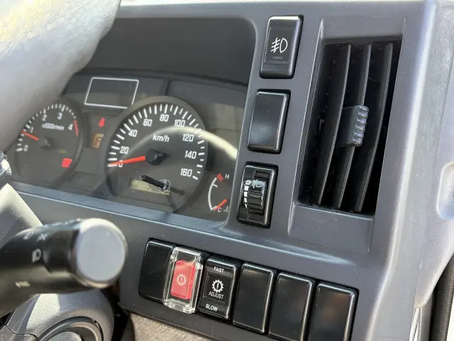 いすゞ エルフ TRG-NJR85A(2WD)の写真37