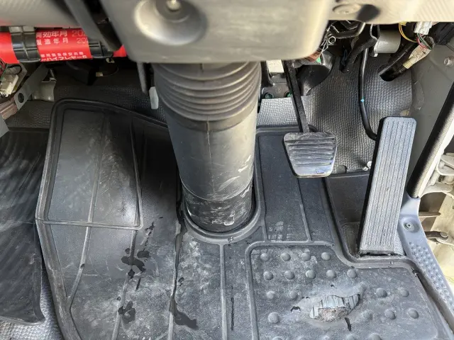 いすゞ エルフ TRG-NJR85A(2WD)の写真42