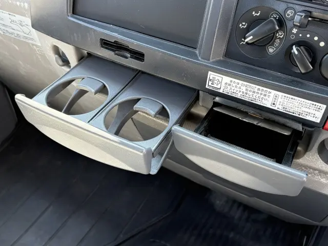 いすゞ エルフ TRG-NJR85A(2WD)の写真43