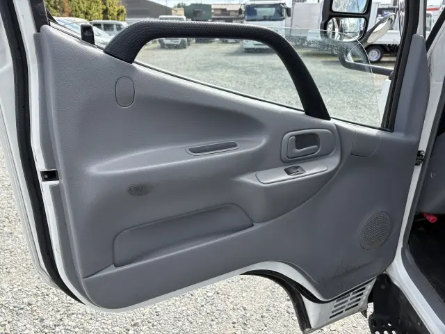 日野 デュトロ TKG-XZU605M(2WD)の写真32