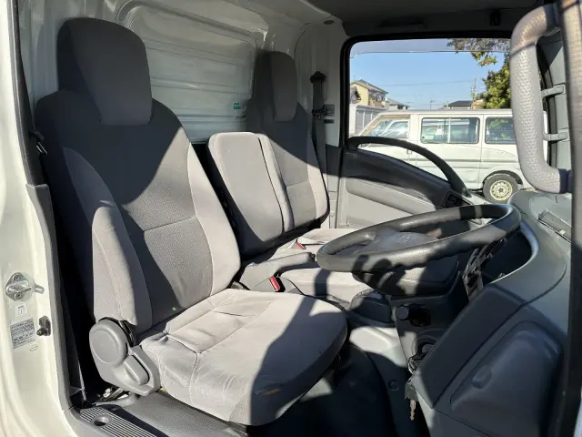 いすゞ エルフ TRG-NLR85AN(2WD)の写真3