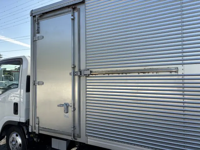 いすゞ エルフ TRG-NLR85AN(2WD)の写真10