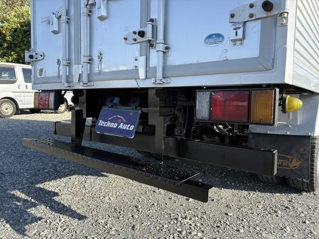 いすゞ エルフ TRG-NLR85AN(2WD)の写真26