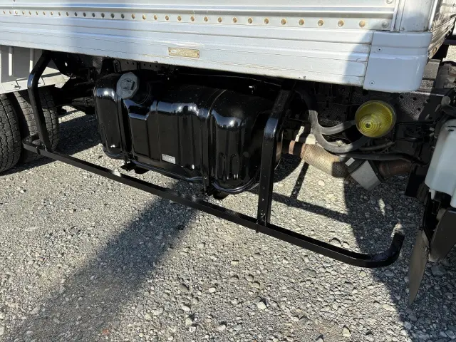 いすゞ エルフ TRG-NLR85AN(2WD)の写真26
