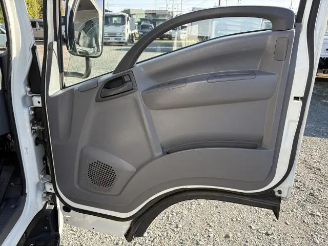 いすゞ エルフ TRG-NLR85AN(2WD)の写真31