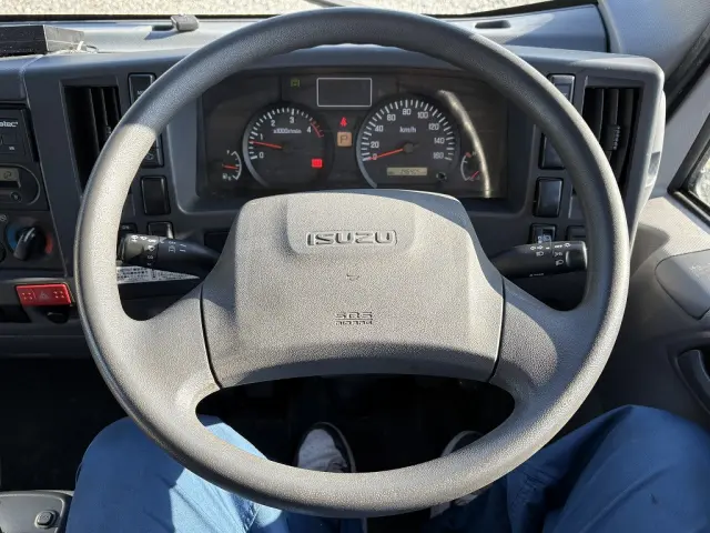 いすゞ エルフ TRG-NLR85AN(2WD)の写真37