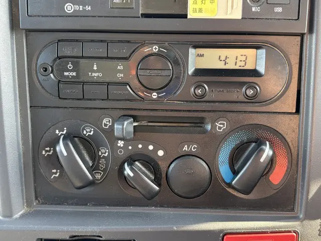 いすゞ エルフ TRG-NLR85AN(2WD)の写真44