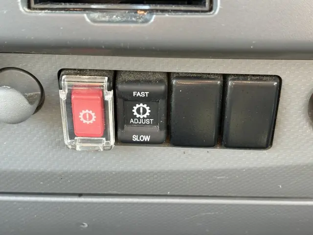 いすゞ エルフ TRG-NLR85AN(2WD)の写真48